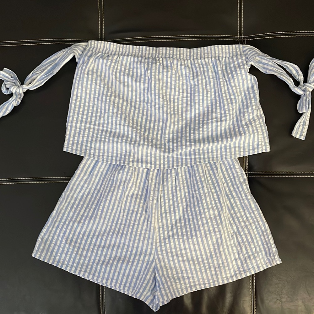 Strapless blue/white stripped romper